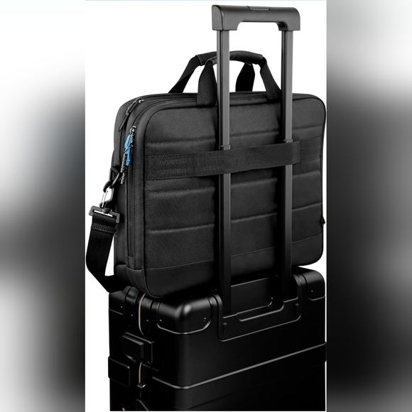 Dell Pro Briefcase 14 Earth-Friendly‎ Solution-Dyeing Process - Picture 2 of 14